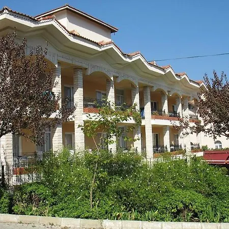 Ozlem 1 Hotel İçmeler